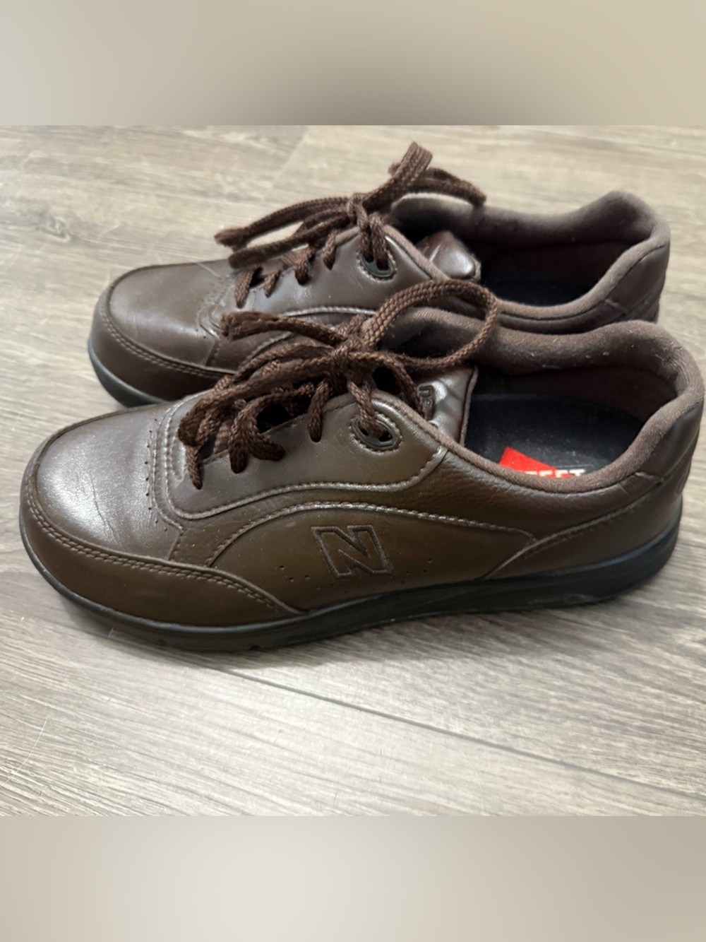 New Balance 811 Men’s Brown Lace-Up Leather Sneakers